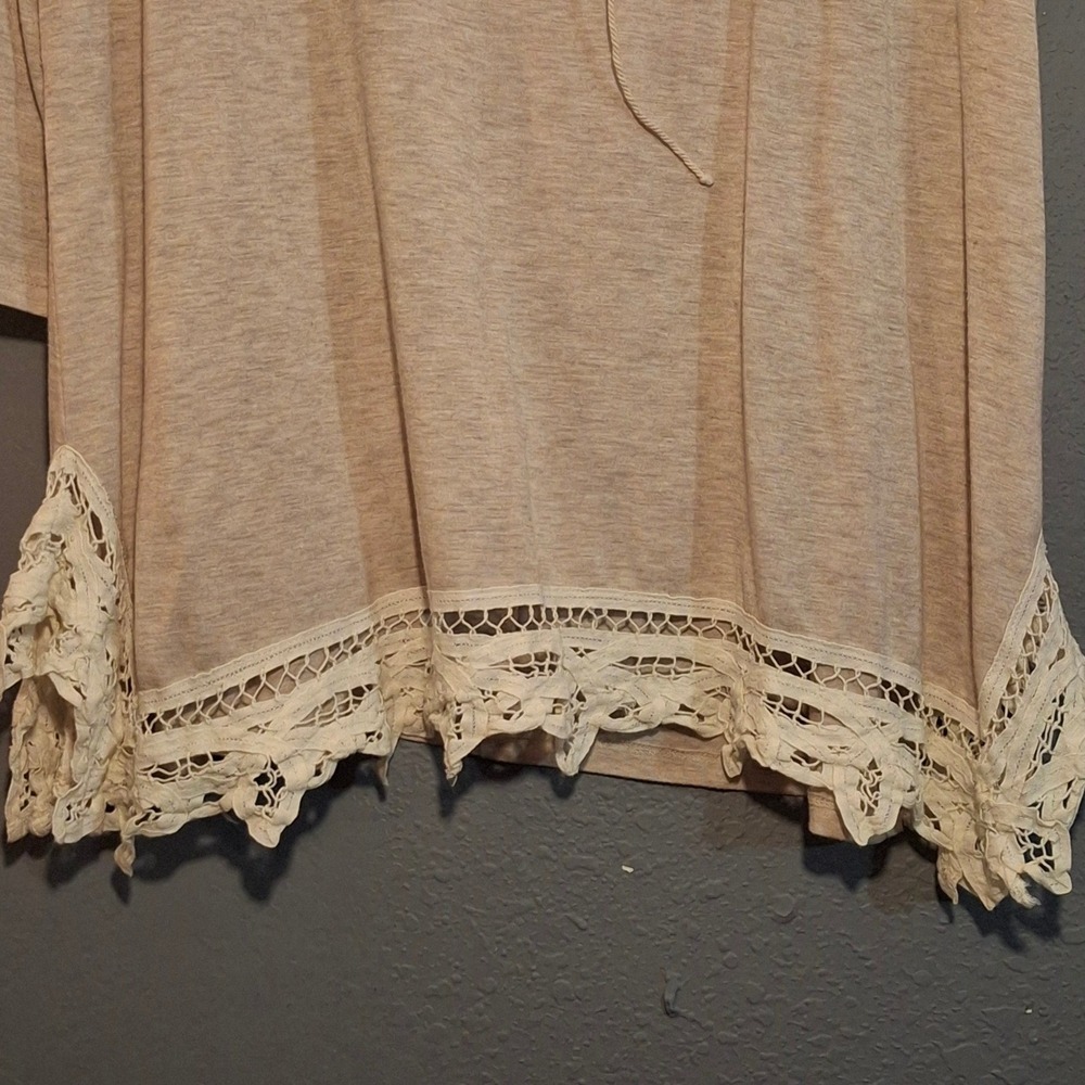 Eyeshadow Women's Plus Size 18/20W Tan Lace Up Crochet Trim Boho Top - Picture 4 of 6